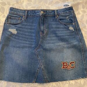 Nwt old navy jean skirt with embroidery BC